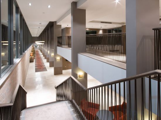 Фото Clayton Hotel Chiswick