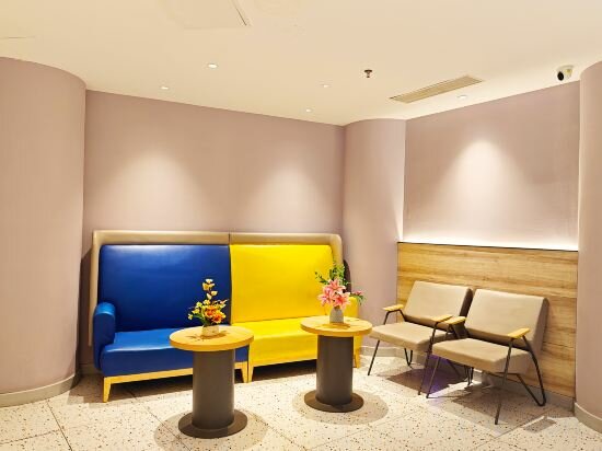 Фото 7 Days Inn Shenzhen Luohu Port Dongmen Old Street Branch