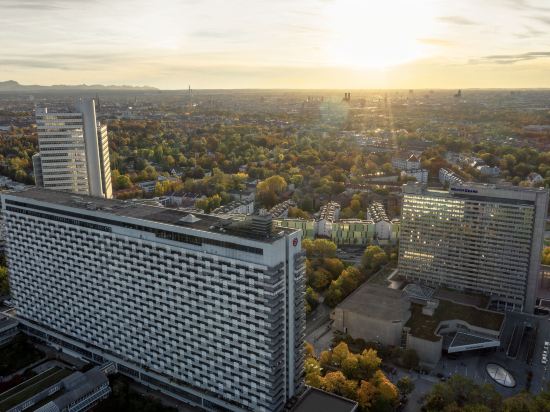 Фото The Westin Grand Munich