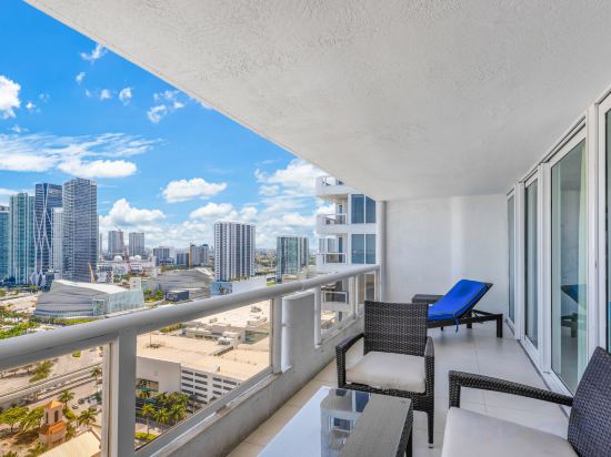 Фото High-rise Comfort With Balcony and Pool