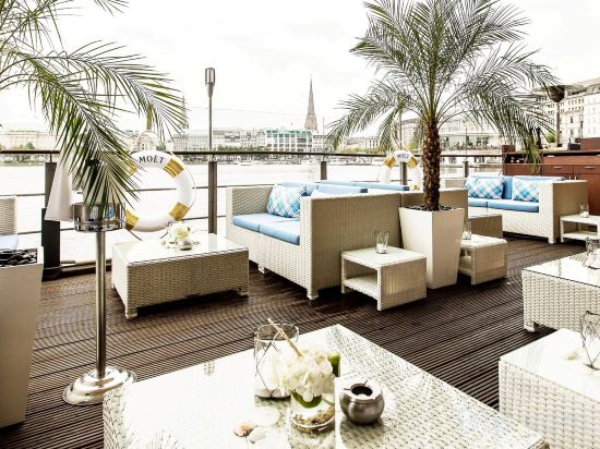 Фото Fairmont Hotel Vier Jahreszeiten