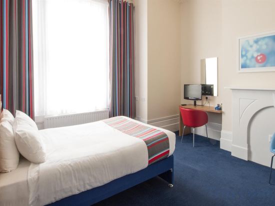 Фото Travelodge London Central Aldgate East