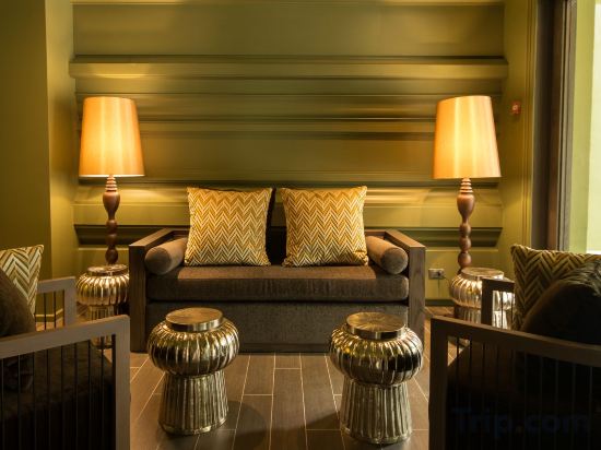 Фото Chillax Heritage Hotel