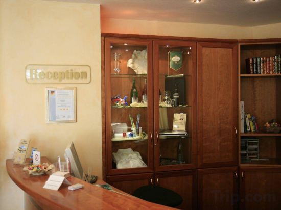 Фото Hotel Circle Inn