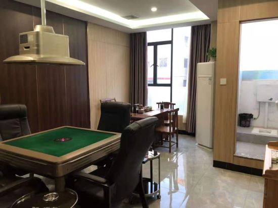 Фото Helong Hotel