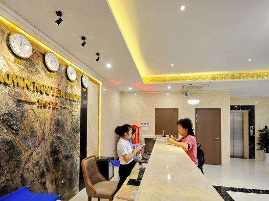 Фото Crown Nguyen Hoang Hotel