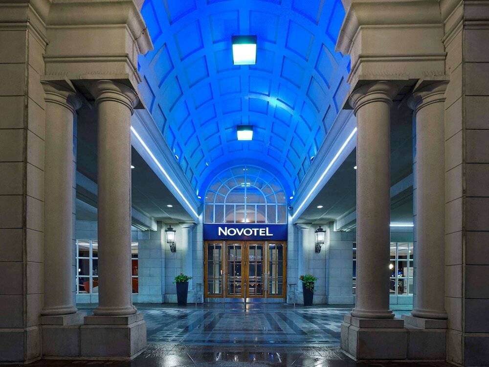 Фото Novotel Toronto Centre