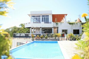 отель La Cecile Hotel and Cafe Komodo