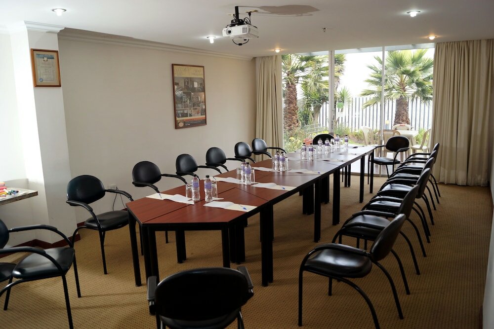 Фото Hotel Stubel Suites and Cafe