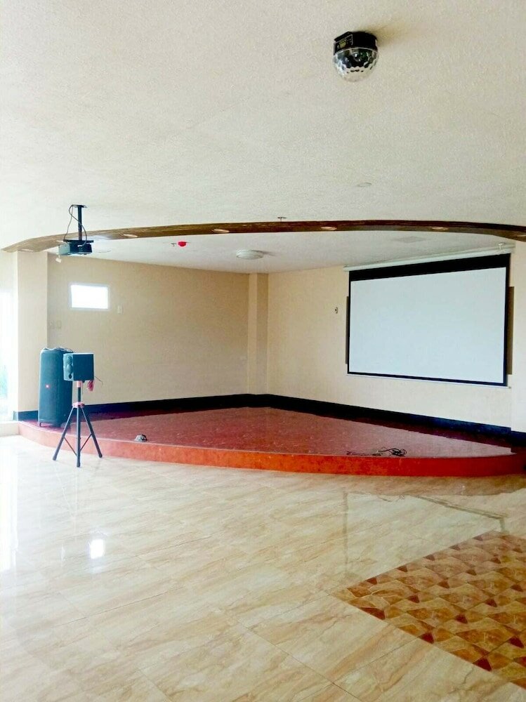 Фото B&j Guesthouse and Functions Inc