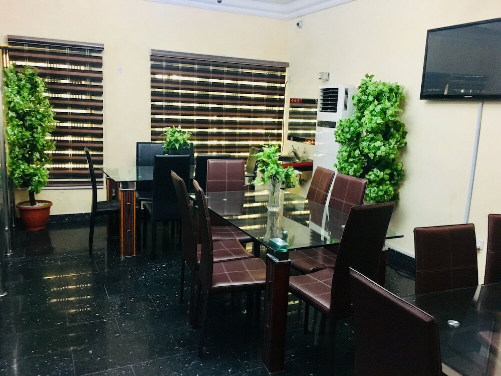 Фото Hymax Grace Hotel and Suites