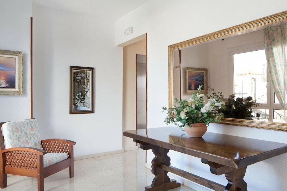 Фото Hotel Ninays