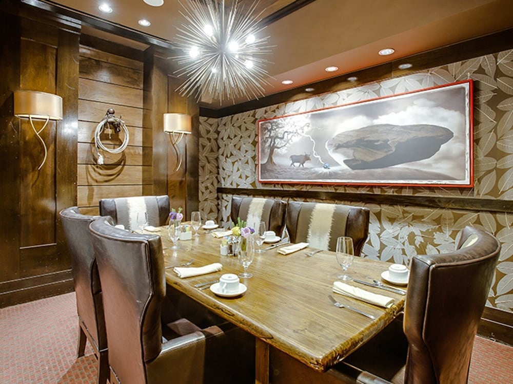 Фото Overton Hotel and Conference Center