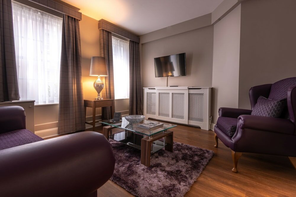 Фото Bishop's Gate Hotel