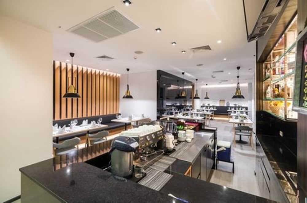 Фото Sea Me Spring Tree Hotel