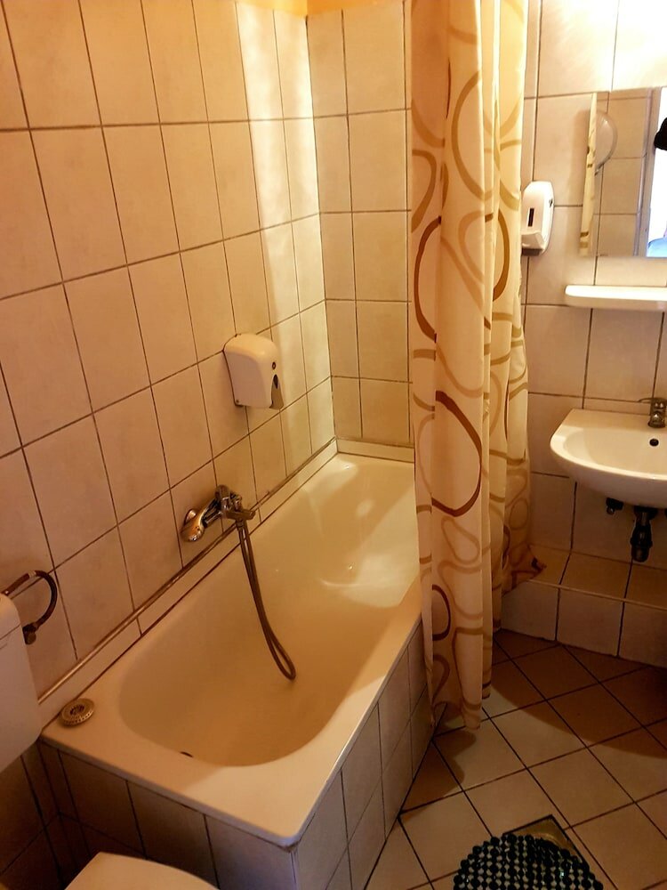 Фото Attila Hotel & Restaurant