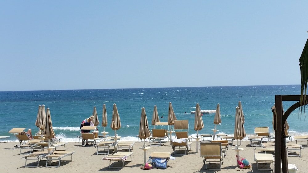 Фото Aregai Marina Hotel & Residence