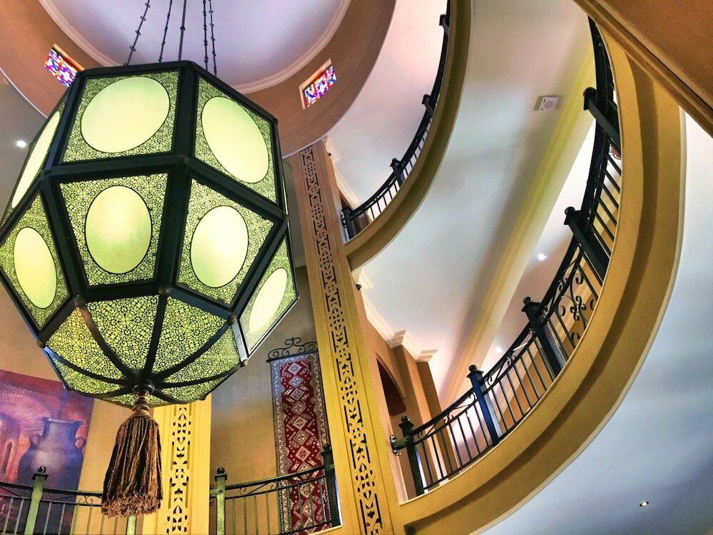 Фото Royal Elephant Hotel & Conference Centre