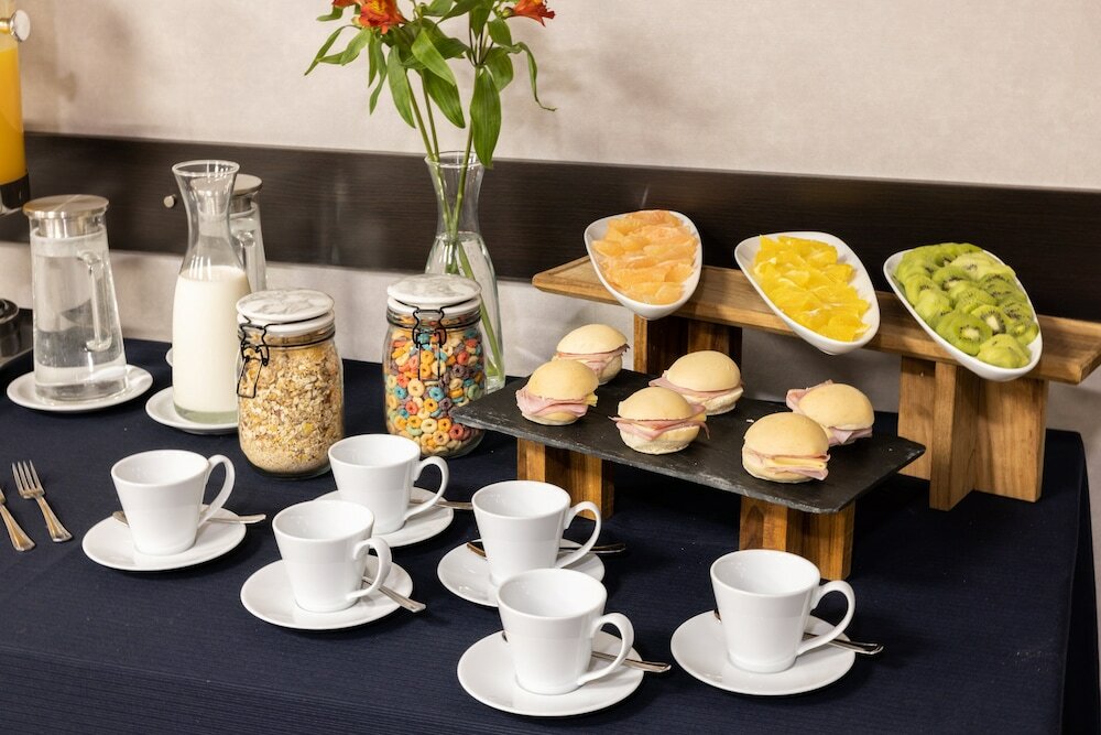 Фото Holiday Inn Express Puerto Madero