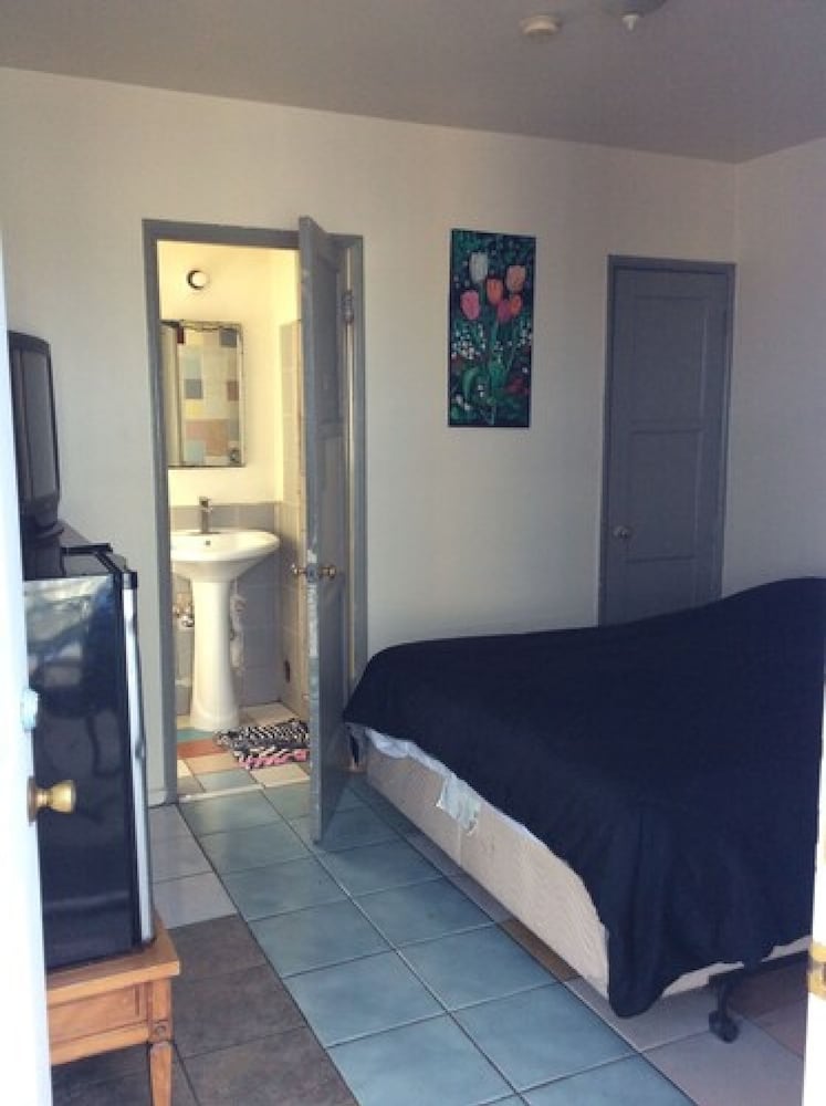 Фото Pavilions Motel