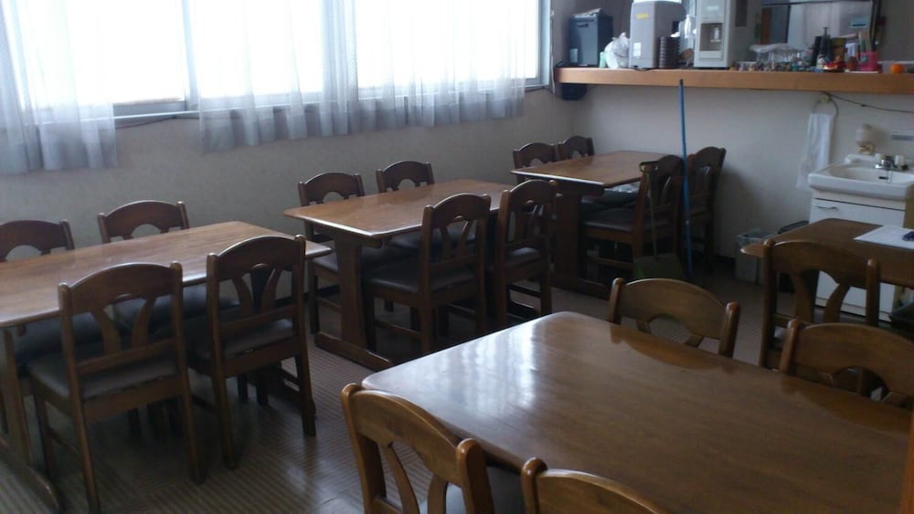 Фото Business Hotel Chateau Est Takamatsu