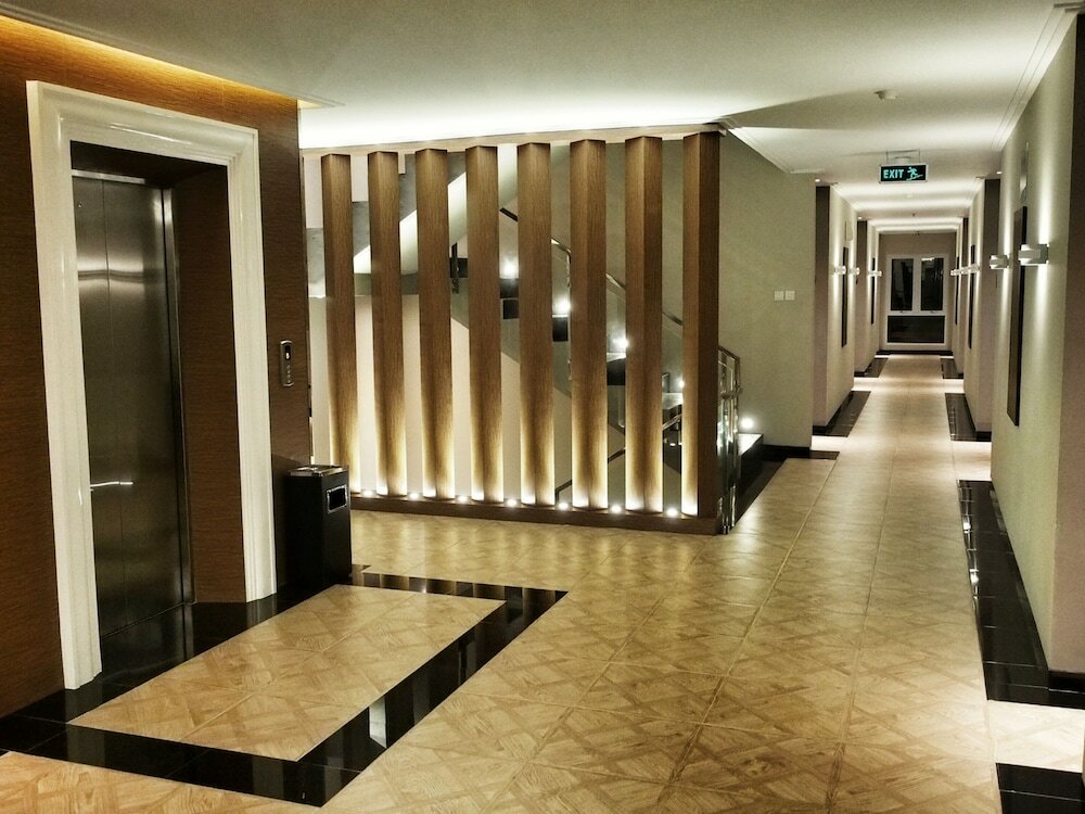 Фото M Premiere Hotel