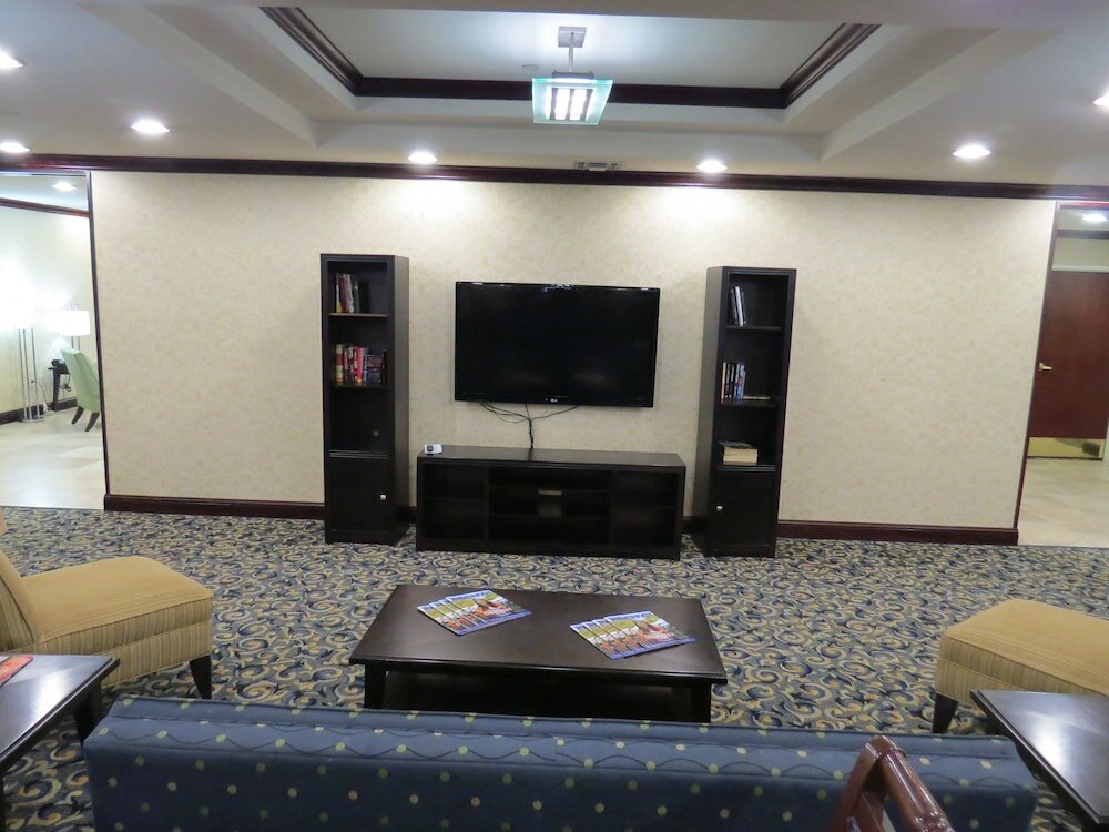 Фото Holiday Inn Express & Suites Pampa, an Ihg Hotel