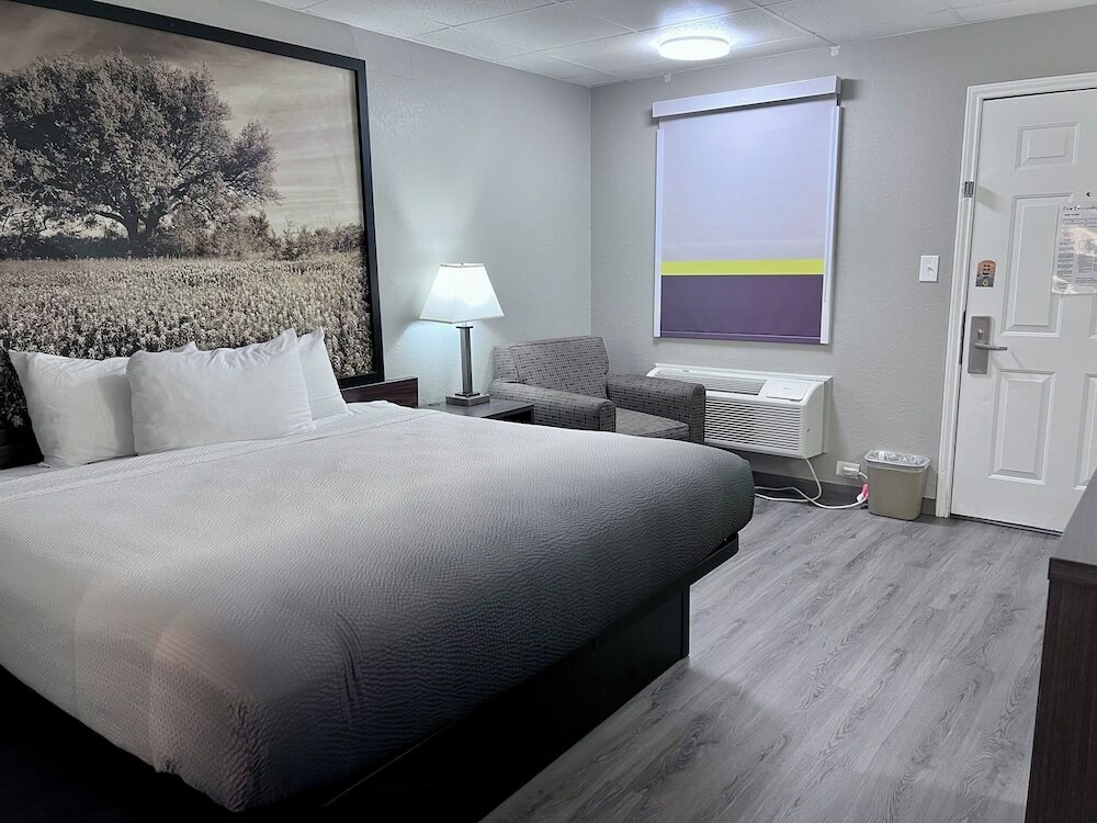 Фото Super 8 by Wyndham Fredericksburg