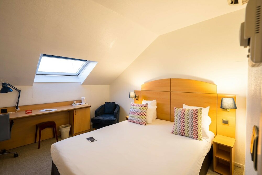 Фото Hotel Campanile Montesson - Le Vésinet