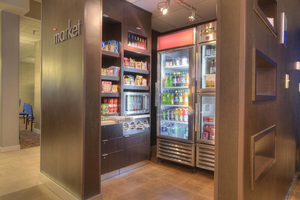 Фото Courtyard by Marriott Raleigh Crabtree Valley