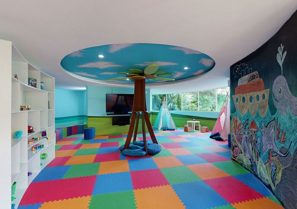 Фото Park Royal Beach Cancún - All Inclusive