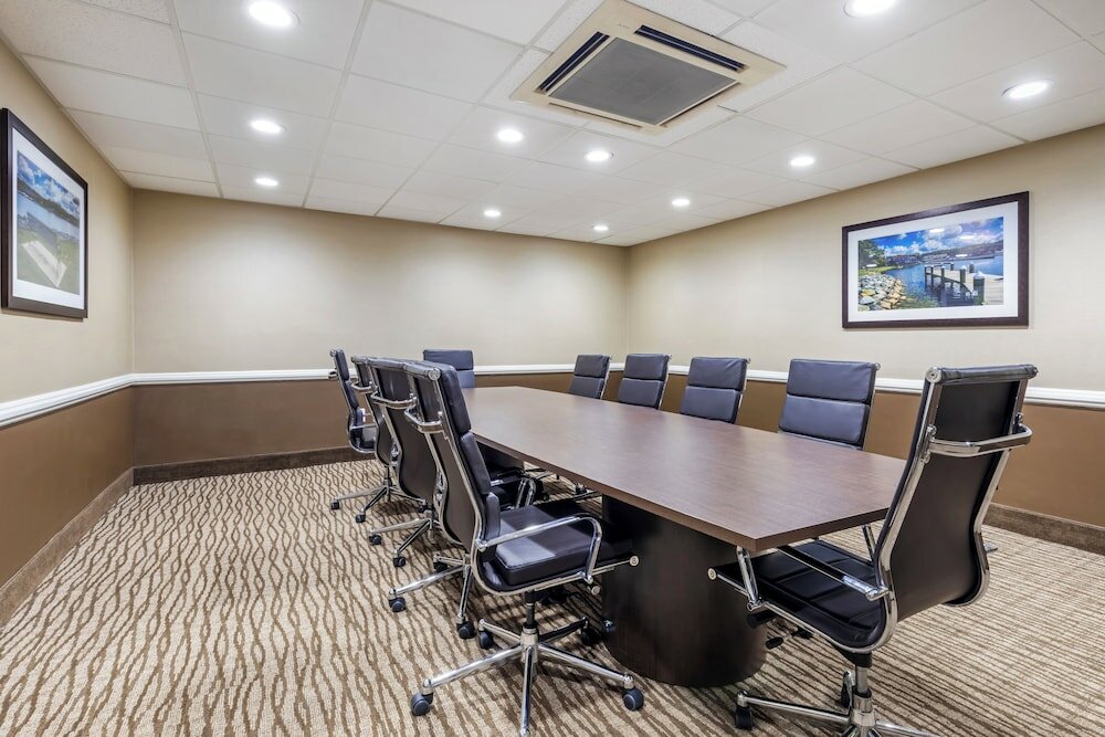 Фото Comfort Inn & Suites Aberdeen near Apg