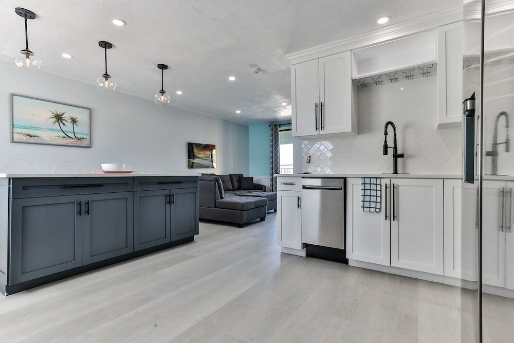 Фото Coastal Waters Inn