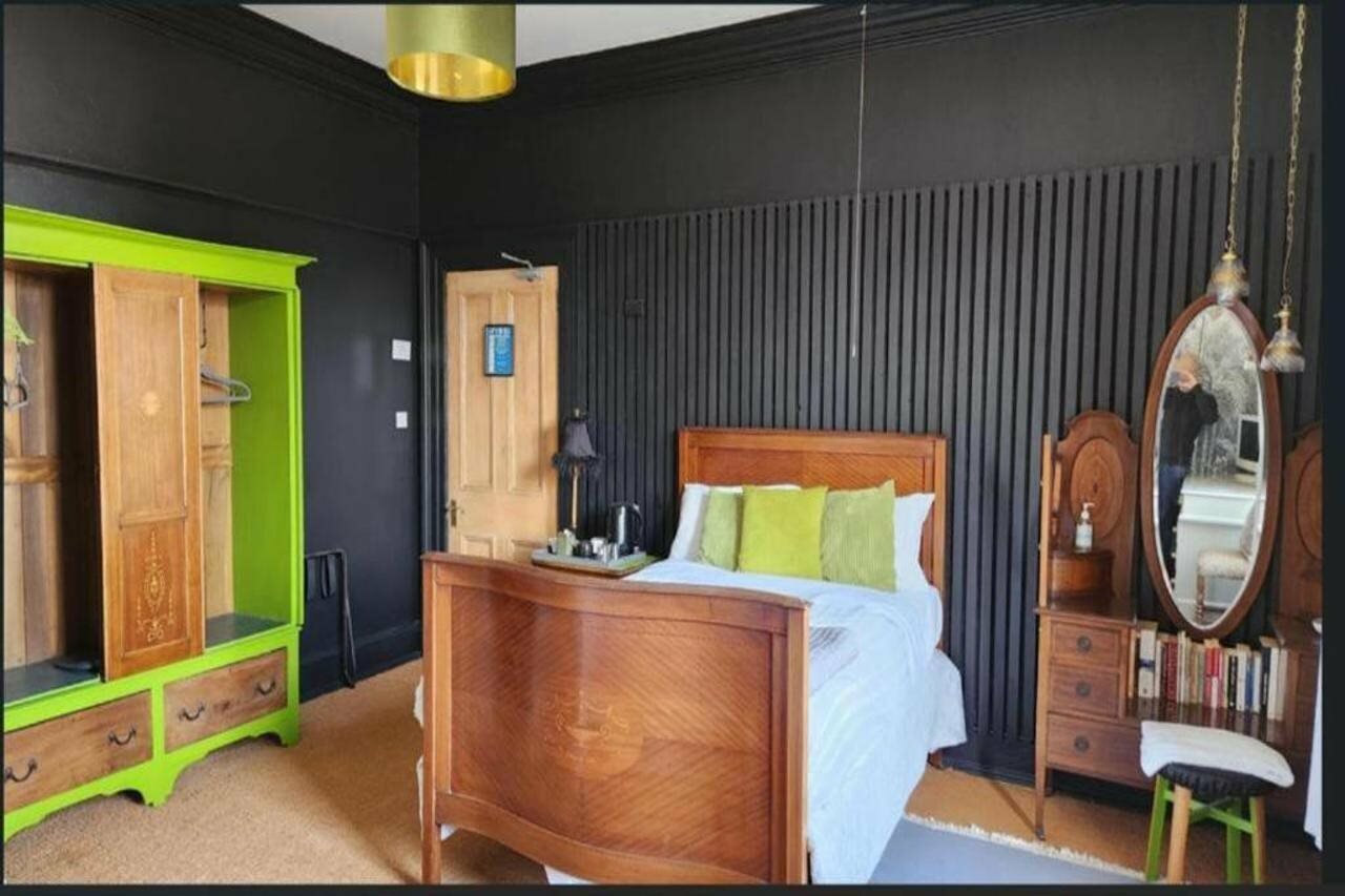 Фото Cornerstones Guest House