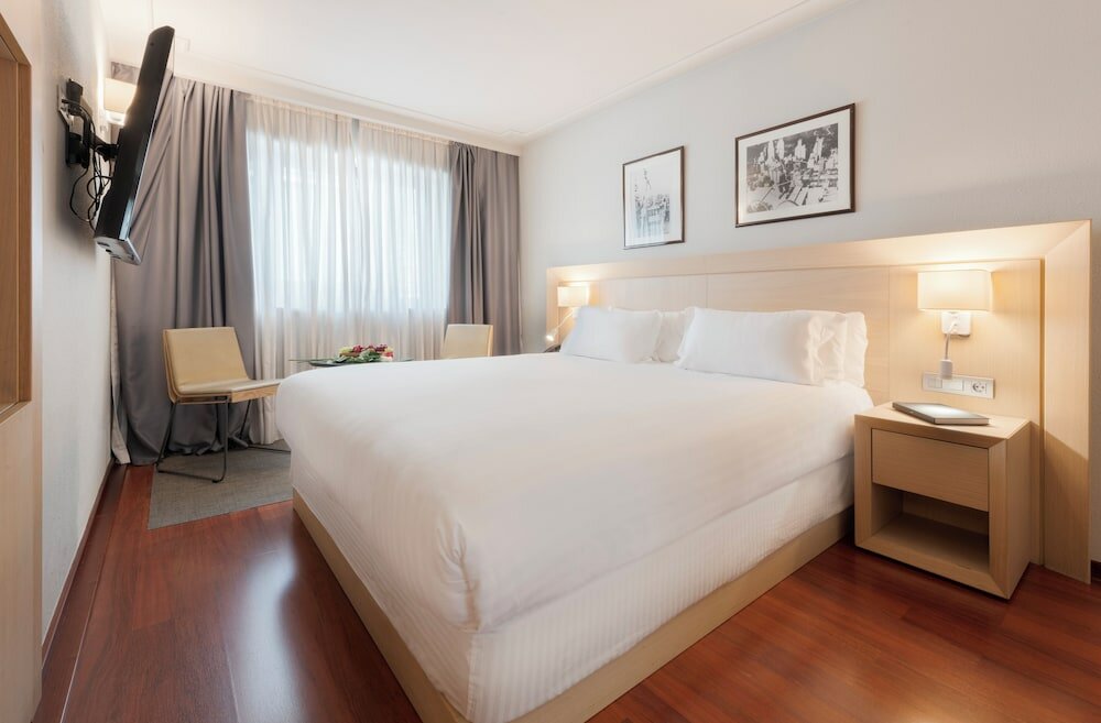 Фото Suites Plaza Hotel & Wellness Andorra
