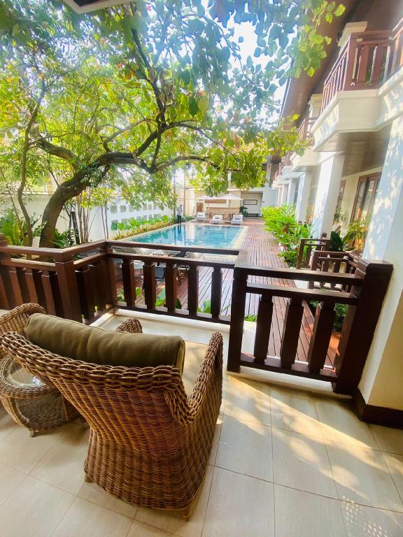 Фото Athena Hotel