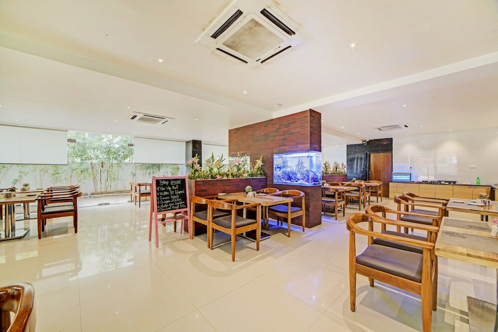 Фото Veeraj Suites