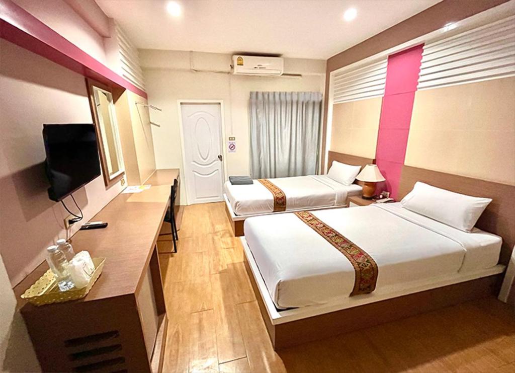 Фото Charoenchit House