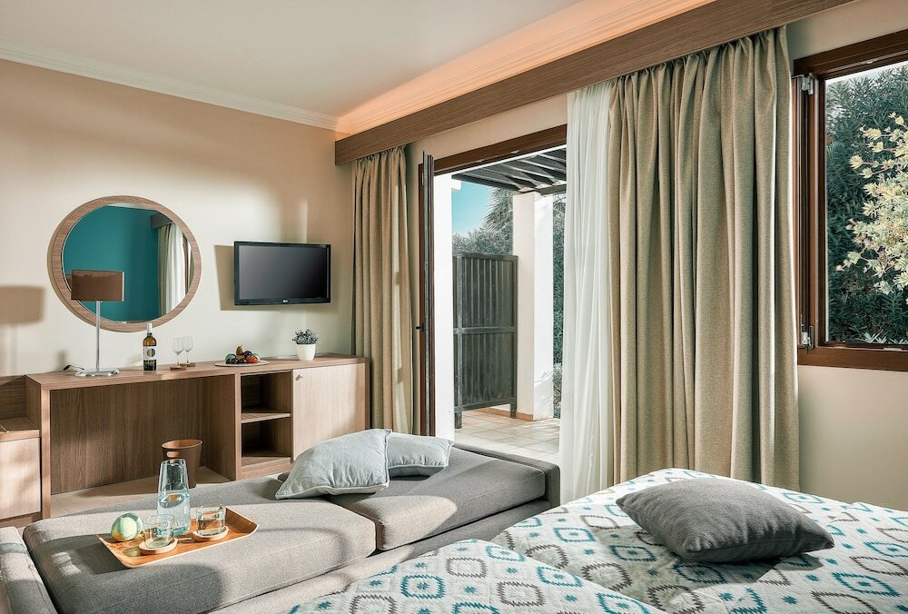 Фото Mitsis Royal Mare