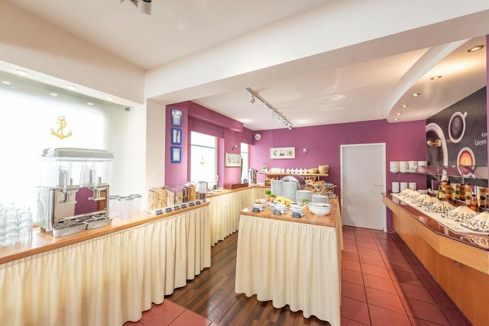 Фото Hotel Hanseport Hamburg