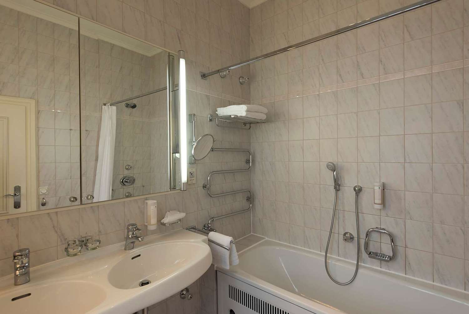 Фото Wyndham Grand Bad Reichenhall Axelmannstein