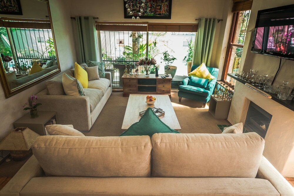 Фото Point B Guest House