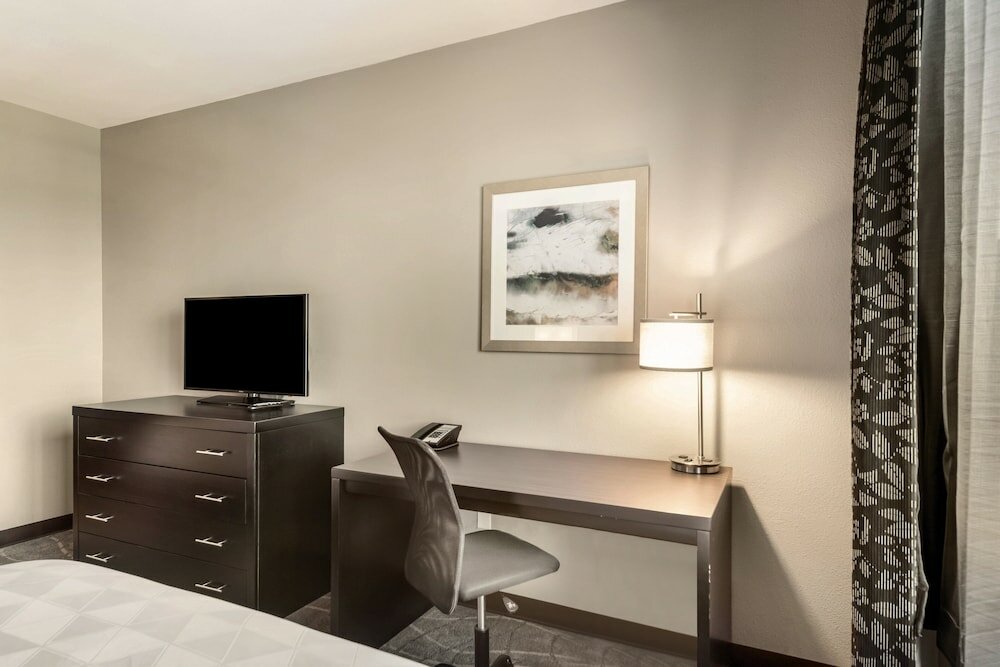 Фото Holiday Inn Hotel & Suites Silicon Valley - Milpitas, an Ihg Hotel