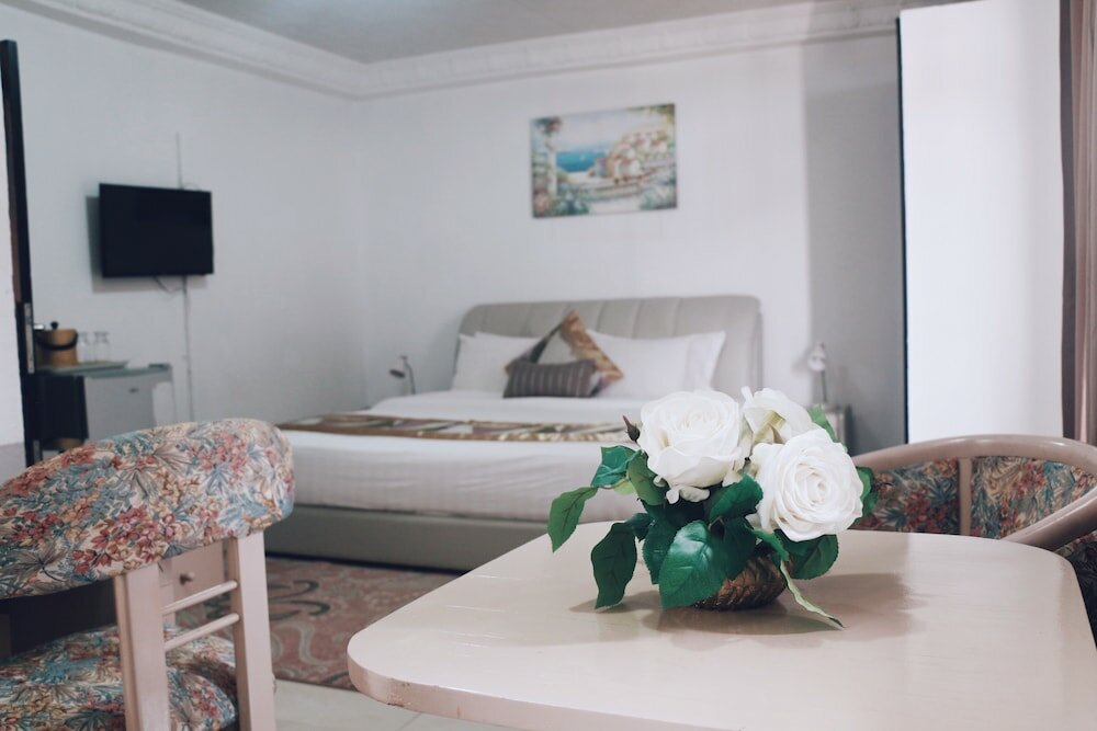 Фото Hill View Hotel McCarthy Hills