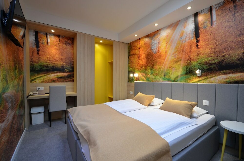 Фото Emonec Hotel