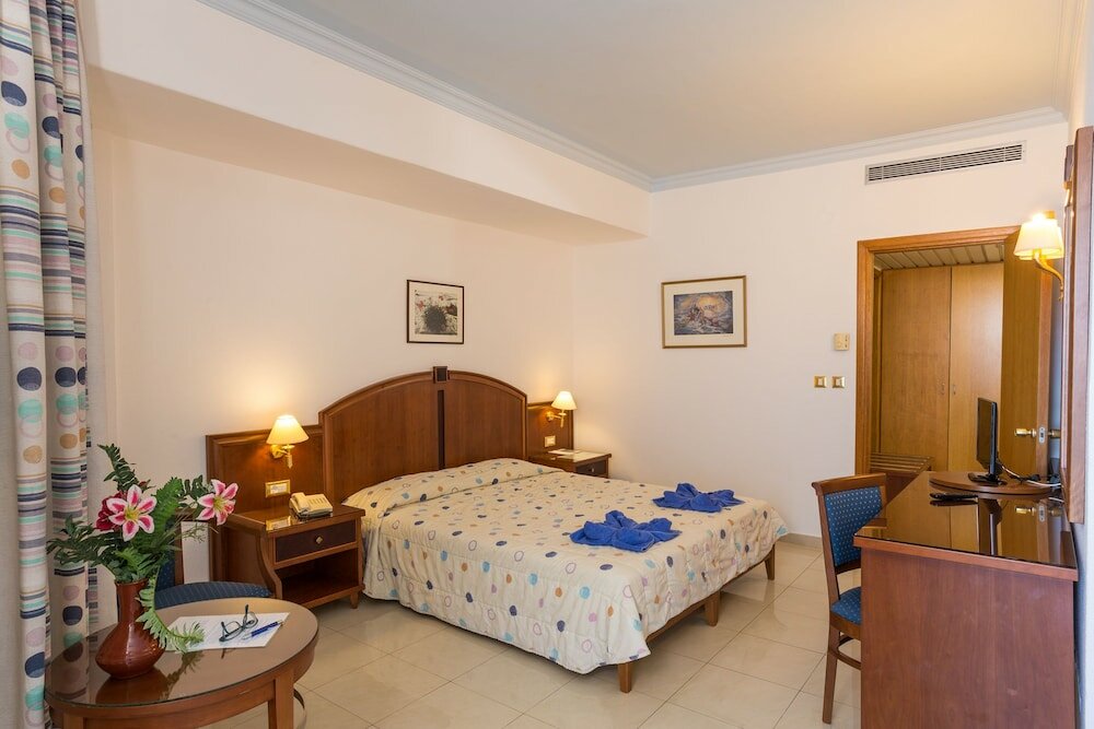 Фото Blue Horizon Hotel