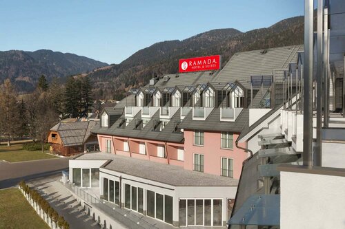 Гостиница Ramada Hotel & Suites by Wyndham Kranjska Gora в Краньска-Горе