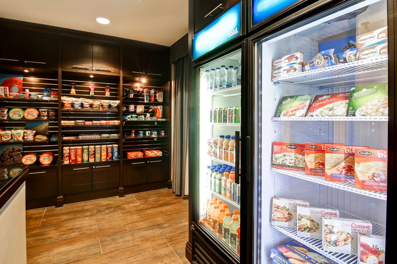 Фото Hampton Inn by Hilton Toronto Airport Corporate Centre