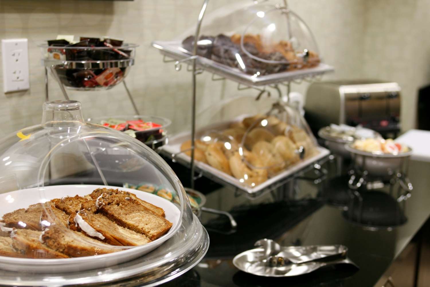 Фото Hampton Inn by Hilton Fort Saskatchewan