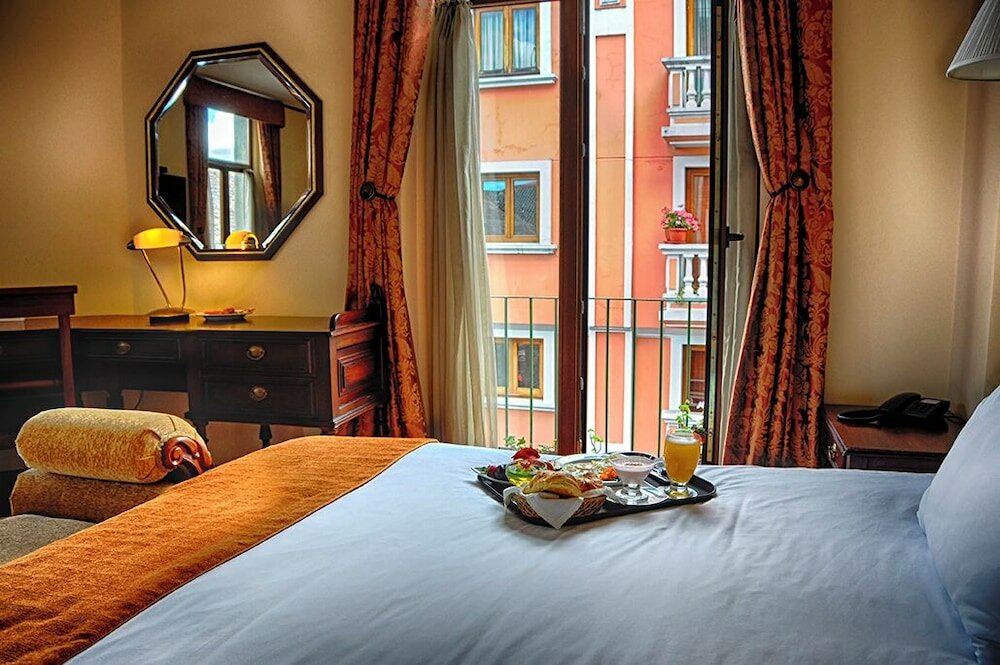 Фото Hotel Real Audiencia